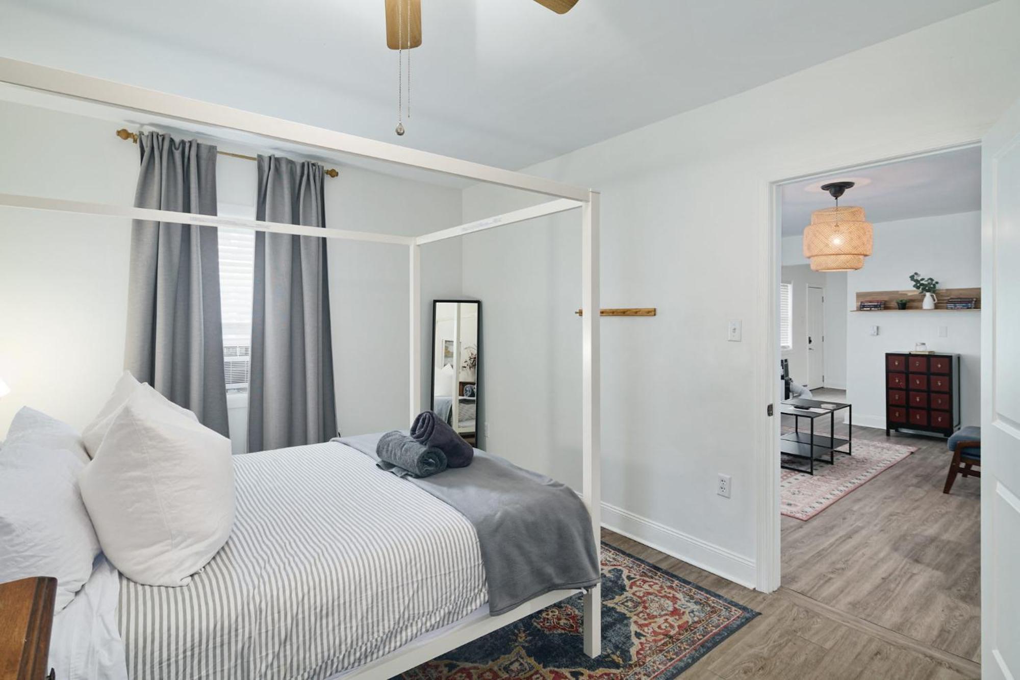 Stroll To Main St: 2br On The Park Apartamento Filadelfia